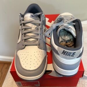 Brand new mens dunks size 11.5